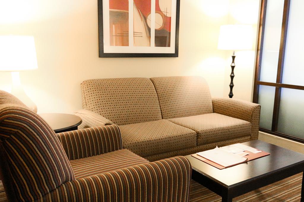 Comfort Suites Charleston West Ashley Экстерьер фото