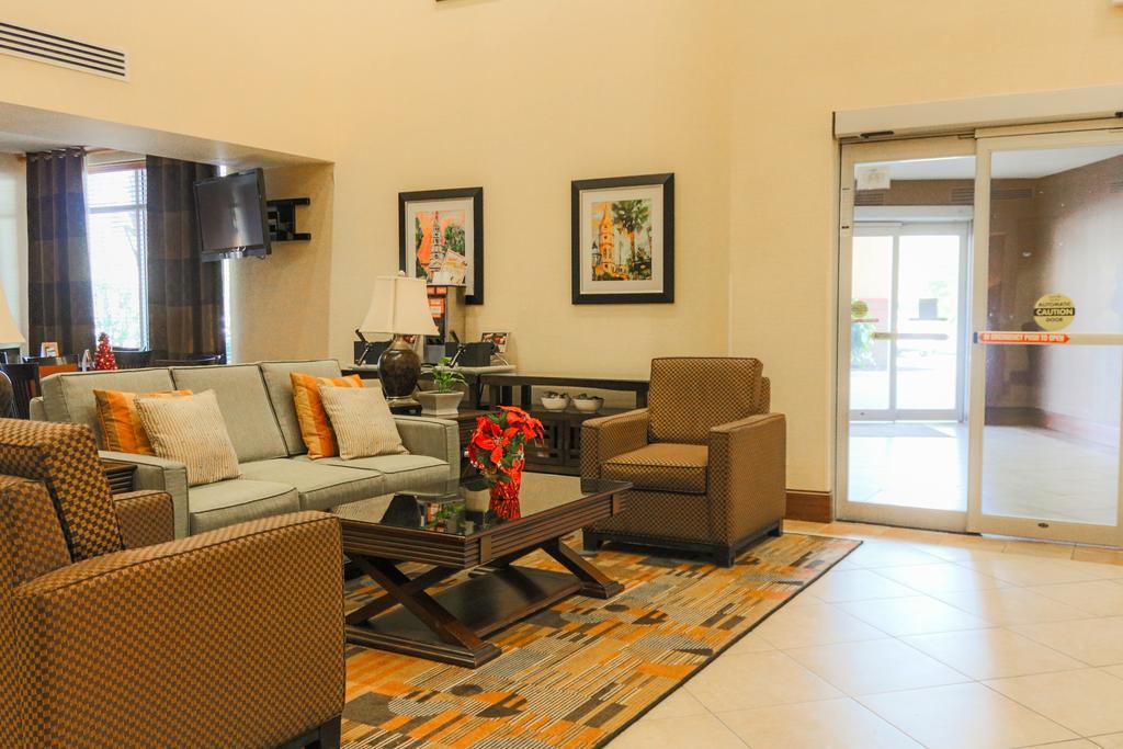 Comfort Suites Charleston West Ashley Экстерьер фото