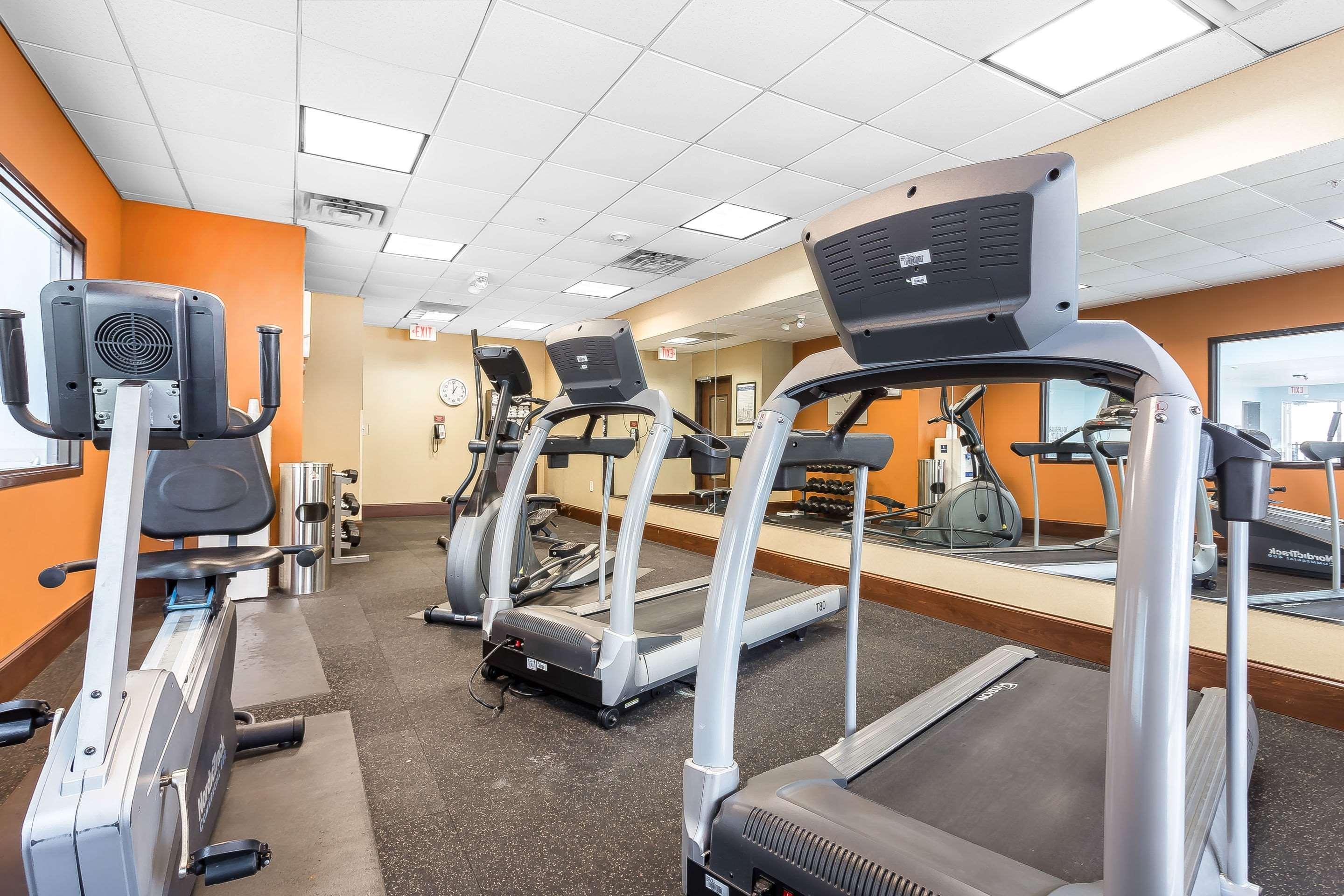 Comfort Suites Charleston West Ashley Экстерьер фото
