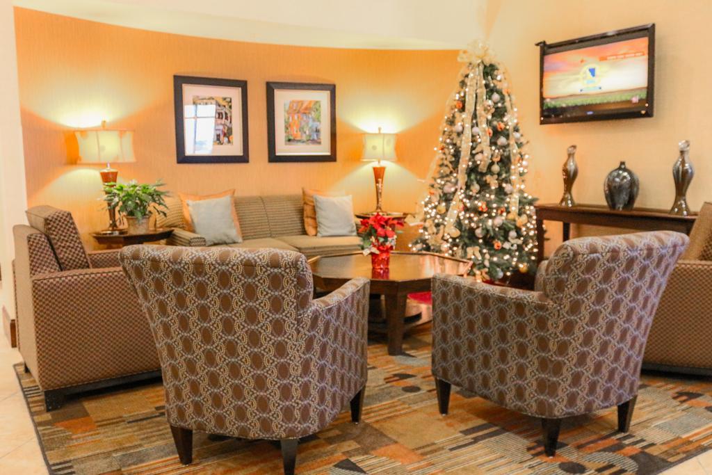 Comfort Suites Charleston West Ashley Экстерьер фото
