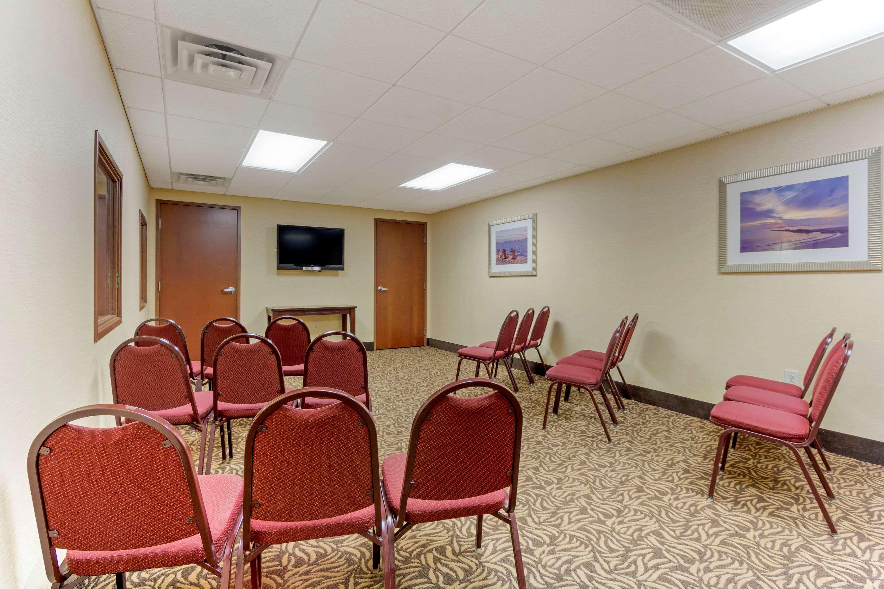 Comfort Suites Charleston West Ashley Экстерьер фото