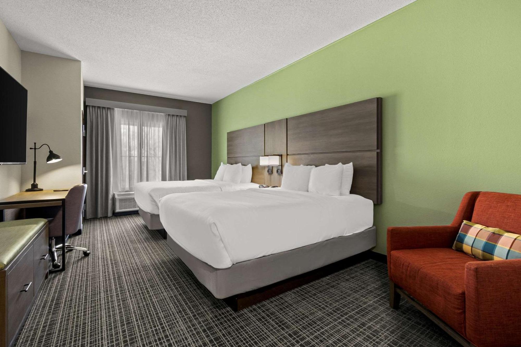 Comfort Suites Charleston West Ashley Экстерьер фото